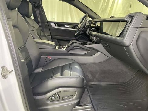 New 2026 Porsche Cayenne E-Hybrid Coupe image 24