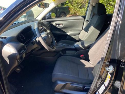 Used 2023 Honda HR-V LX image 11