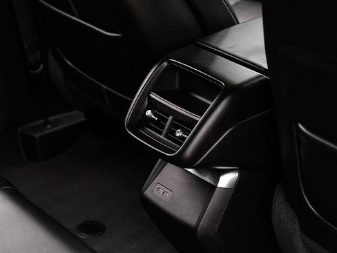 Used 2024 Cadillac Lyriq Luxury RWD image 36