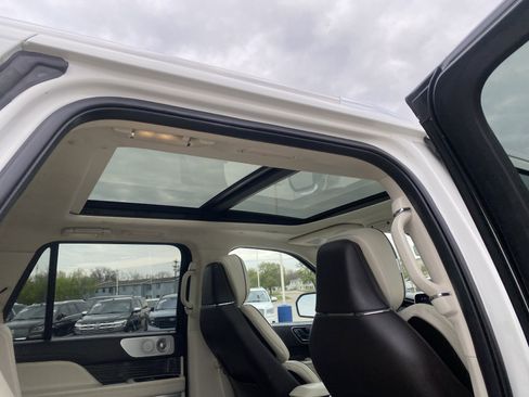 Used 2021 Lincoln Navigator Black Label image 11