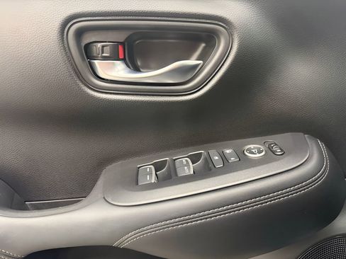 Used 2023 Honda HR-V EX-L image 10