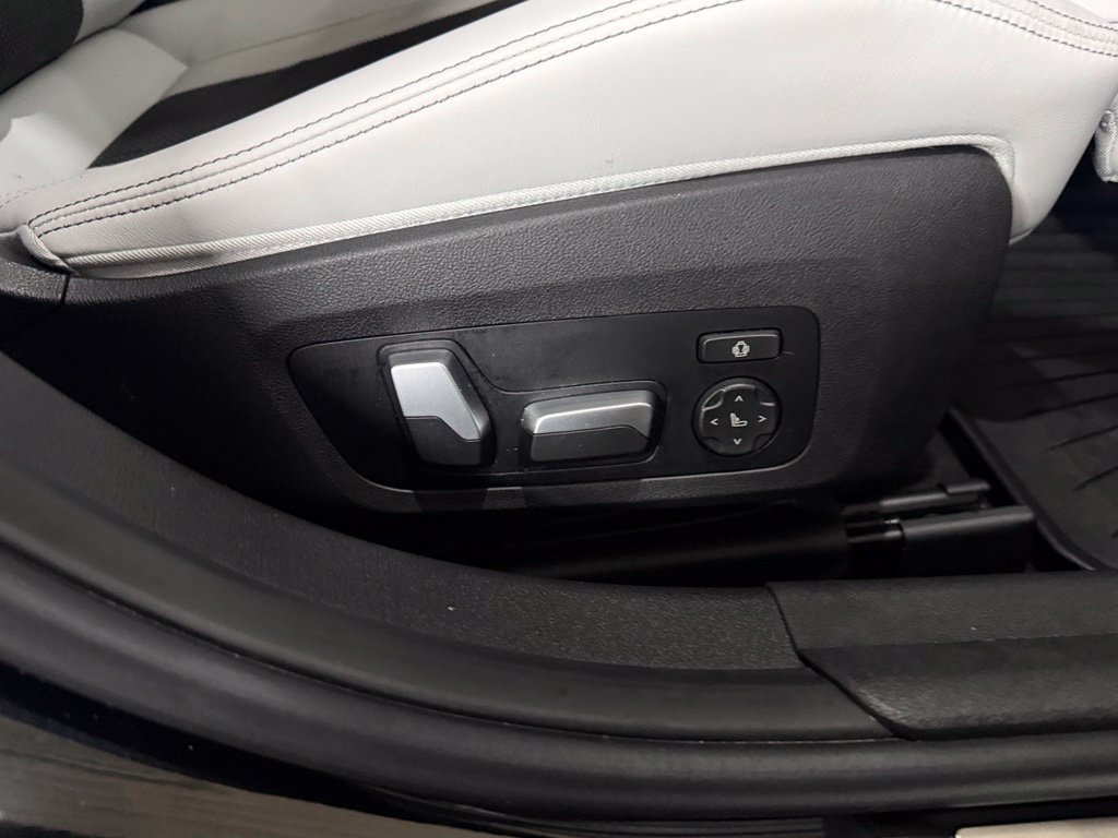Used 2022 BMW M3 RWD image 31