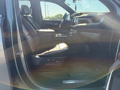 Used 2023 GMC Yukon Denali Ultimate w/ LPO, Floor Liner Package AWD/4WD image 13