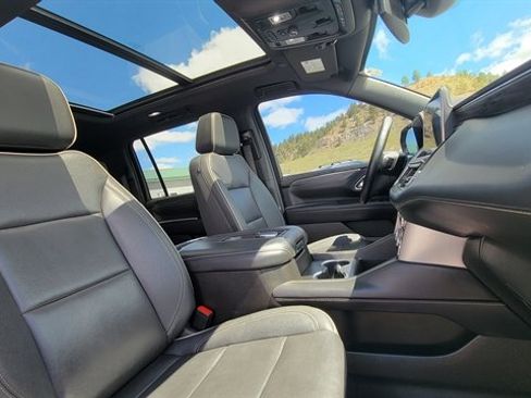 Used 2023 GMC Yukon XL SLT AWD/4WD image 45