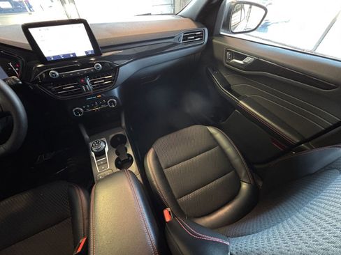 Used 2025 Ford Escape ST-Line image 35