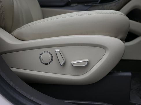 Used 2019 Lincoln Nautilus Reserve FWD image 41