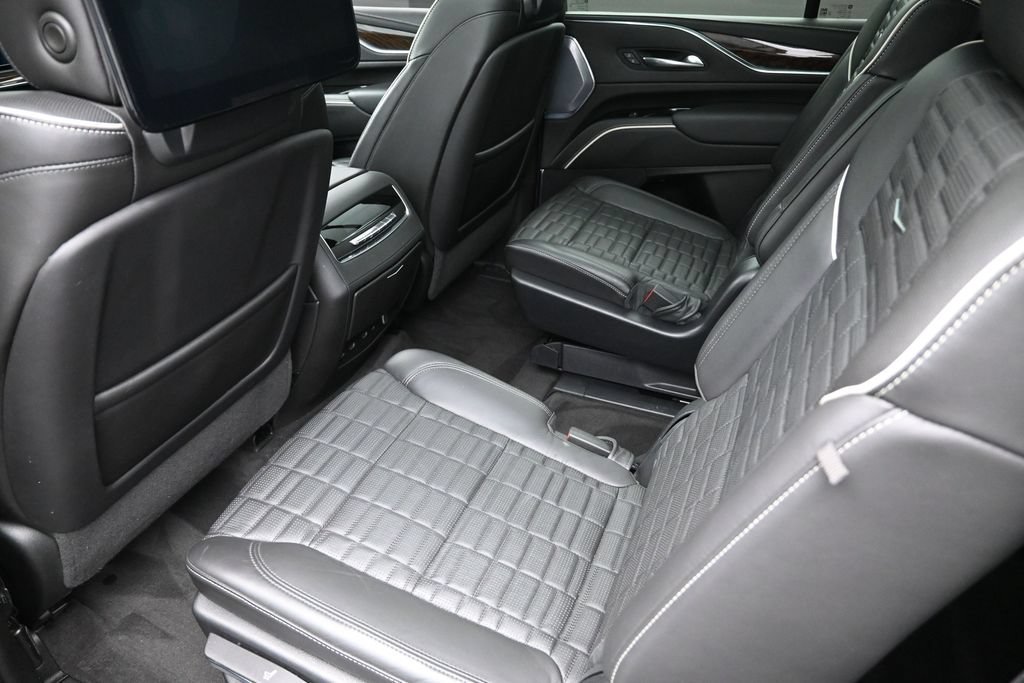 Used 2022 Cadillac Escalade Sport Platinum w/ LPO, ONYX Package AWD/4WD image 27