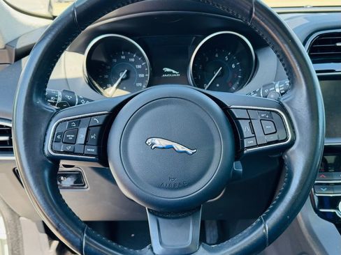 Used 2020 Jaguar F-PACE Premium AWD/4WD image 11