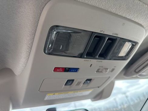 Used 2016 Subaru Crosstrek 2.0i Limited image 21