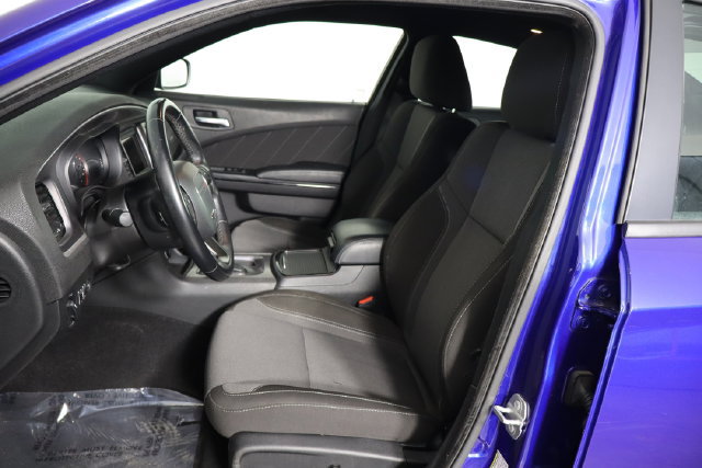 Used 2021 Dodge Charger SXT w/ Blacktop Package RWD image 11