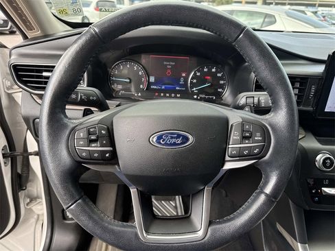 Used 2020 Ford Explorer Limited image 32