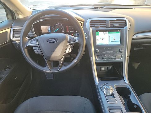 Used 2019 Ford Fusion SE image 21
