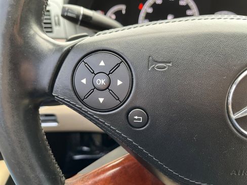 Used 2011 Mercedes-Benz S 550 4MATIC image 23