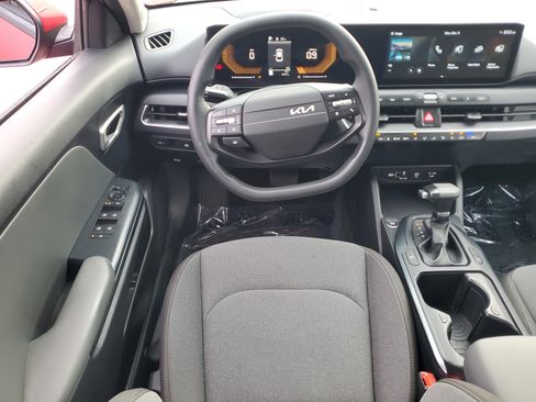 Used 2025 Kia K4 LXS image 12