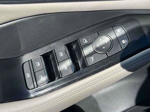 Used 2023 Nissan Rogue SL image 27