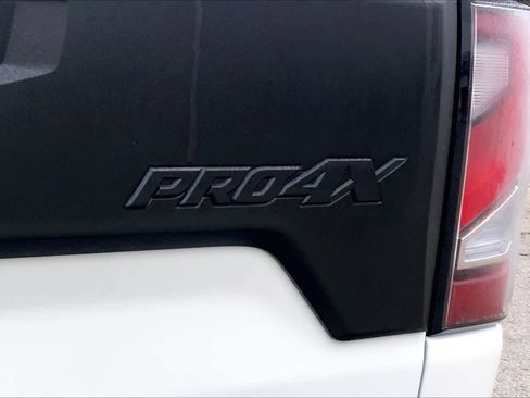 Used 2024 Nissan Titan PRO-4X w/ Pro-4x Convenience Package image 9