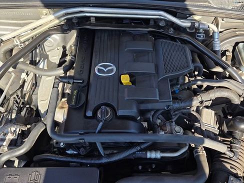 Used 2014 MAZDA MX-5 Miata Club image 19