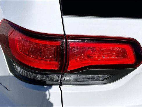 Used 2018 Jeep Grand Cherokee Trailhawk w/ Trailhawk Luxury Group image 31