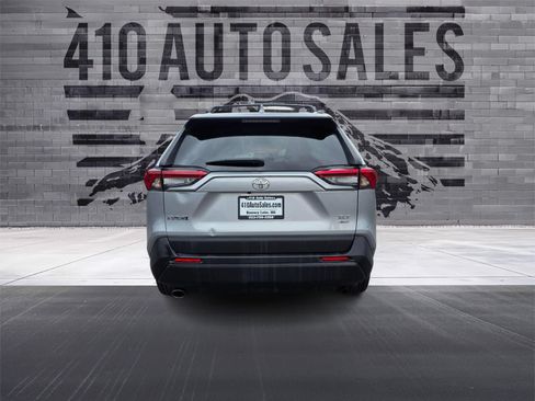 Used 2021 Toyota RAV4 XLE AWD/4WD image 4