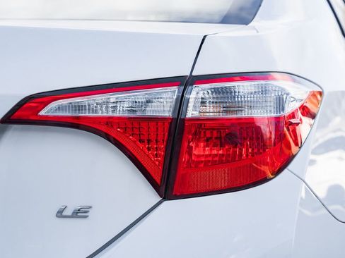 Used 2015 Toyota Corolla LE image 6