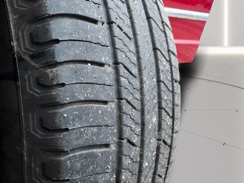 Used 2015 Chrysler Town & Country Touring image 2