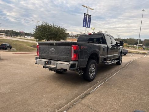 Used 2025 Ford F350 Lariat w/ Chrome Package image 7