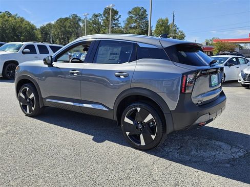 New 2026 Nissan Kicks SR image 7