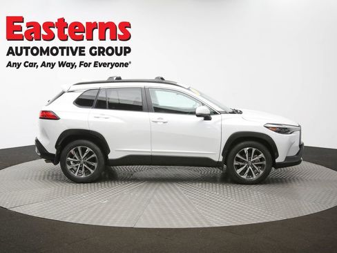 Used 2022 Toyota Corolla Cross XLE w/ Convenience Package image 42