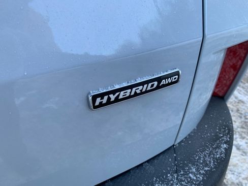 Used 2025 Ford Escape Platinum w/ Premium Technology Package image 4