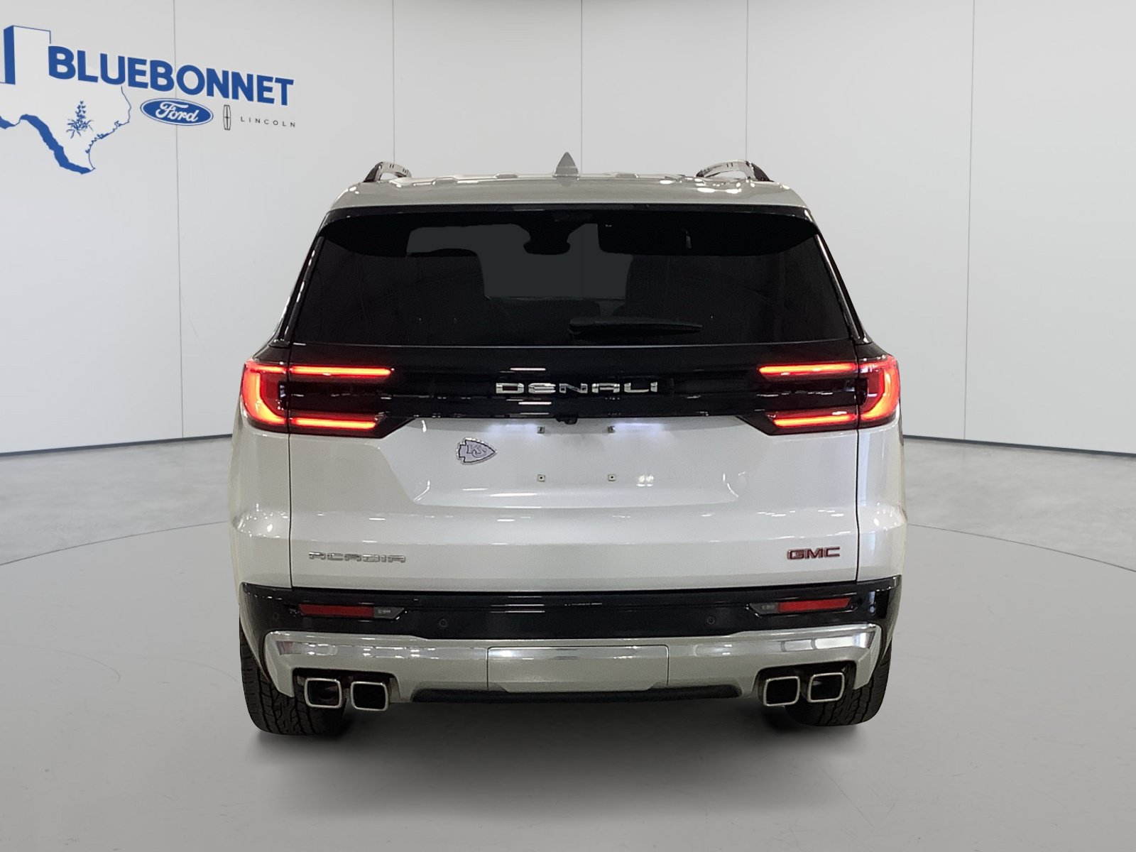 Used 2024 GMC Acadia Denali w/ Super Cruise Package FWD image 6