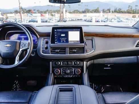 Used 2024 Chevrolet Suburban Premier image 13