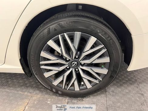 Used 2025 Nissan Altima 2.5 SV FWD image 20