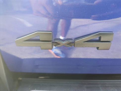 Used 2025 Toyota Tacoma TRD Sport AWD/4WD image 23