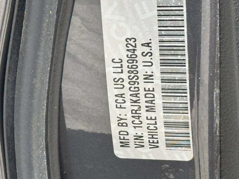 Used 2025 Jeep Grand Cherokee L Altitude AWD/4WD image 14
