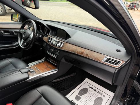 Used 2016 Mercedes-Benz E 350 4MATIC Sedan image 33