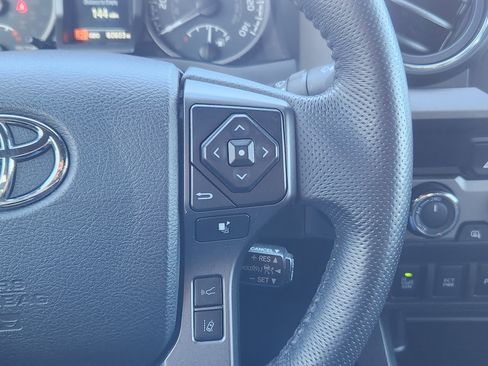 Used 2022 Toyota Tacoma TRD Off-Road w/ Technology Package image 28