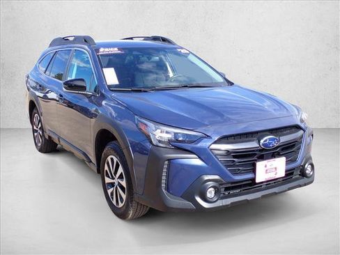 Used 2025 Subaru Outback Premium AWD/4WD image 6