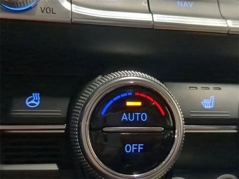 Used 2022 Genesis G70 2.0T w/ Prestige Package image 21