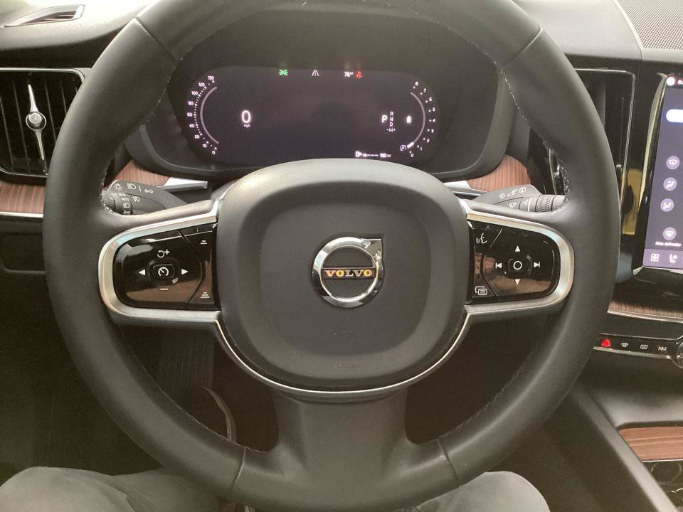 Certified 2024 Volvo XC60 B5 Plus w/ Protection Package Premier AWD/4WD image 13