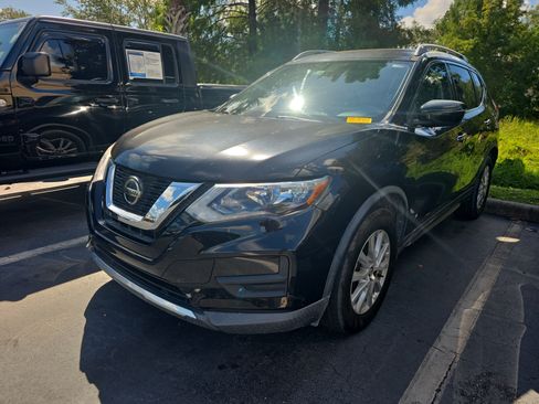 Used 2018 Nissan Rogue SV FWD image 3
