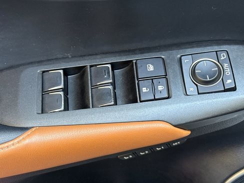 Used 2019 Lexus NX 300 FWD w/ Premium Package image 12