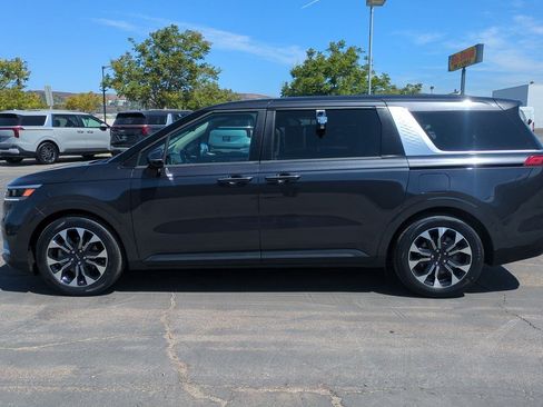 Certified 2024 Kia Carnival EX FWD image 9
