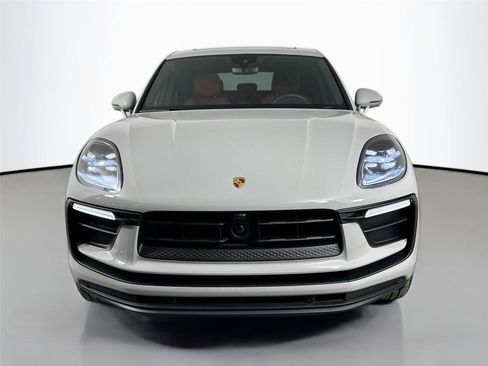 Used 2026 Porsche Macan Turbo AWD/4WD image 10