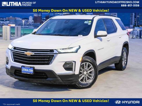 Used 2023 Chevrolet Traverse LT FWD image 1