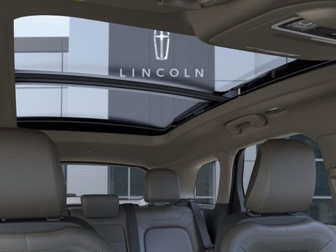 New 2026 Lincoln Corsair Premiere image 22