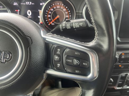 Used 2019 Jeep Wrangler Unlimited Sahara w/ Quick Order Package 24M Moab image 18