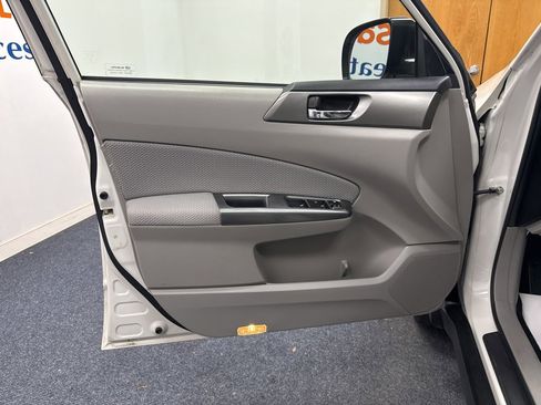 Used 2013 Subaru Forester 2.5X Premium image 5