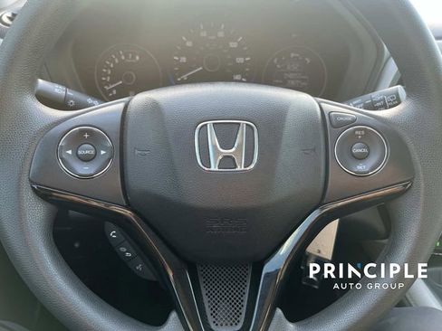 Used 2020 Honda HR-V LX image 19