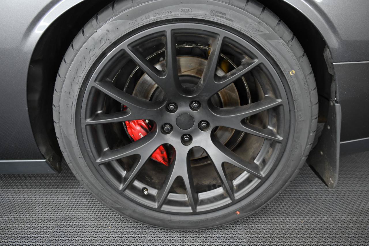 Used 2015 Dodge Challenger SRT Hellcat RWD image 41