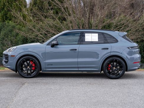 Certified 2025 Porsche Cayenne GTS image 2